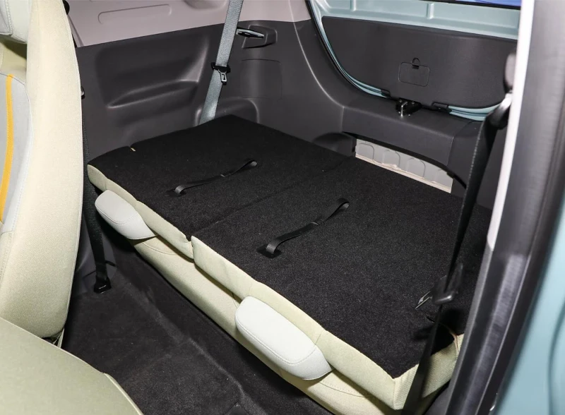 Trunk-Space Trunk-Space