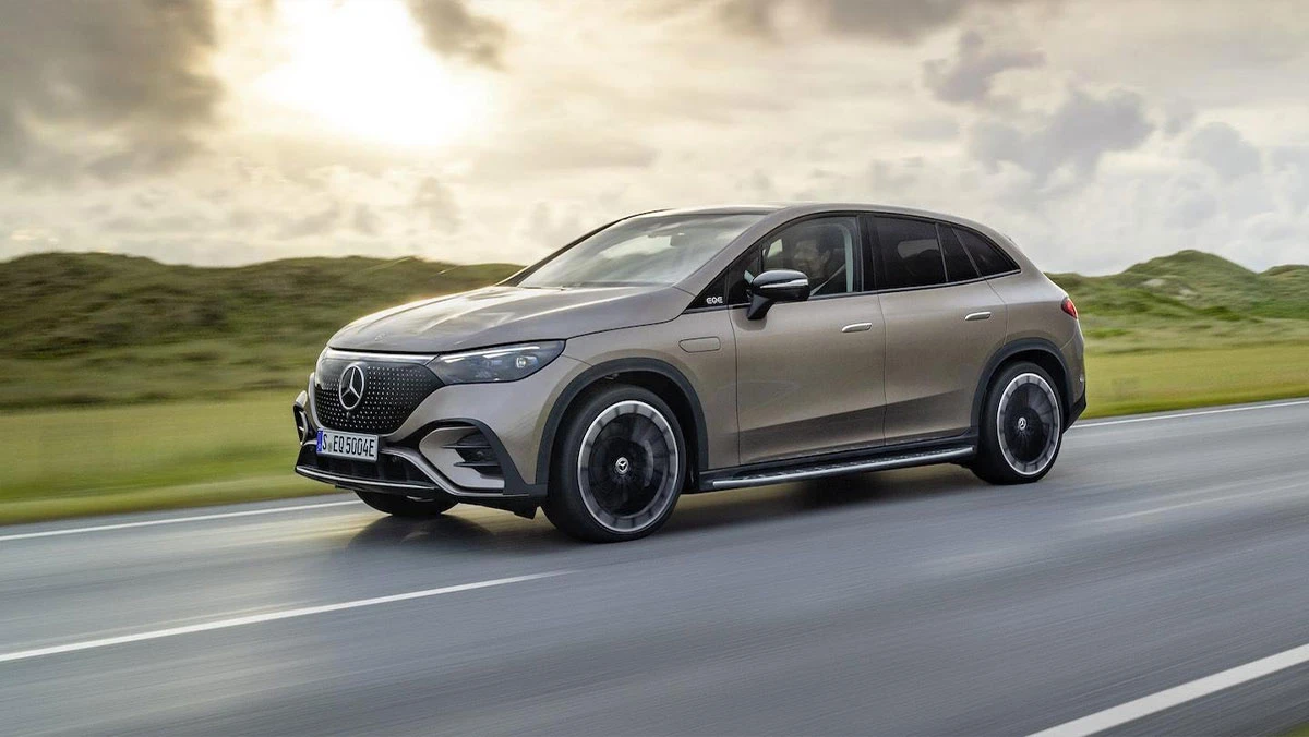 Benz-EQE-SUV-2