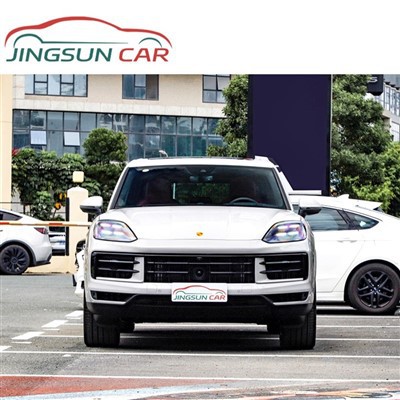 保时捷卡宴双门轿跑车